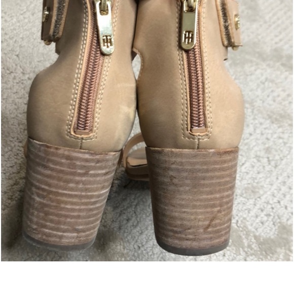 Tommy Hilfiger back zip stacked heels - Picture 4 of 6